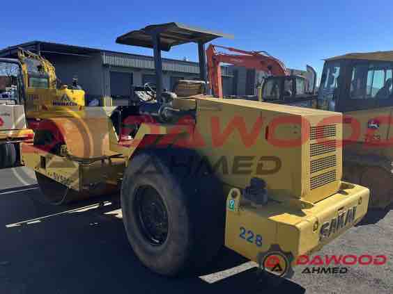 Sakai SV500D Smooth Drum Vibration Roller - photo 4