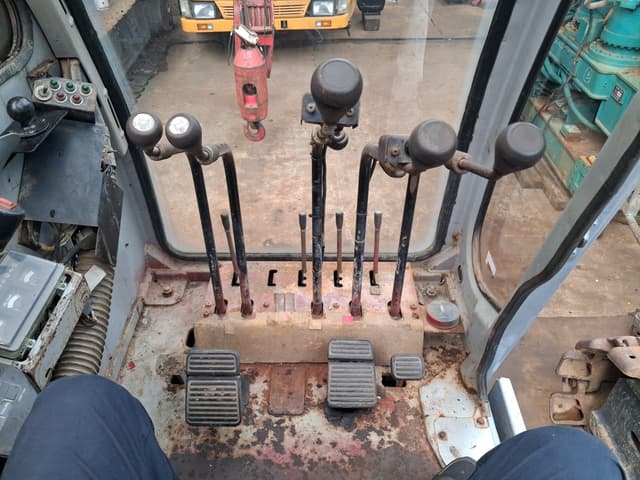Sumitomo SC800DD-2 Year: 1999 Crawler Crane 80 Tons - photo 3